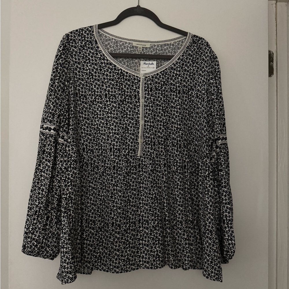 Max Studio Black and White Blouse